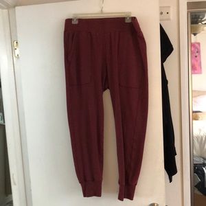 Very comfortable sample size medium looks adorable with that striped top.